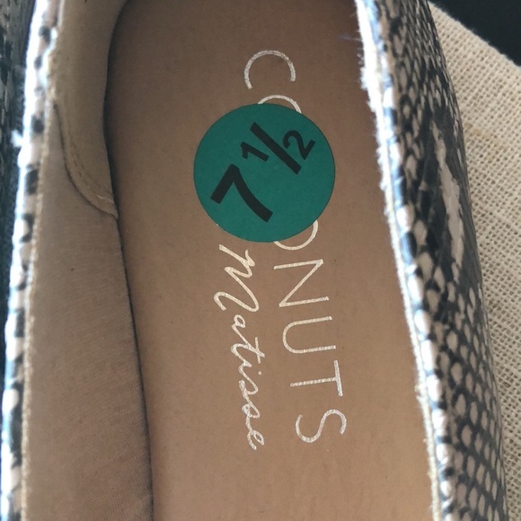 Like new Coconuts by Matisse flat sole never worn faux lizard 7.5W - Picture 2 of 9